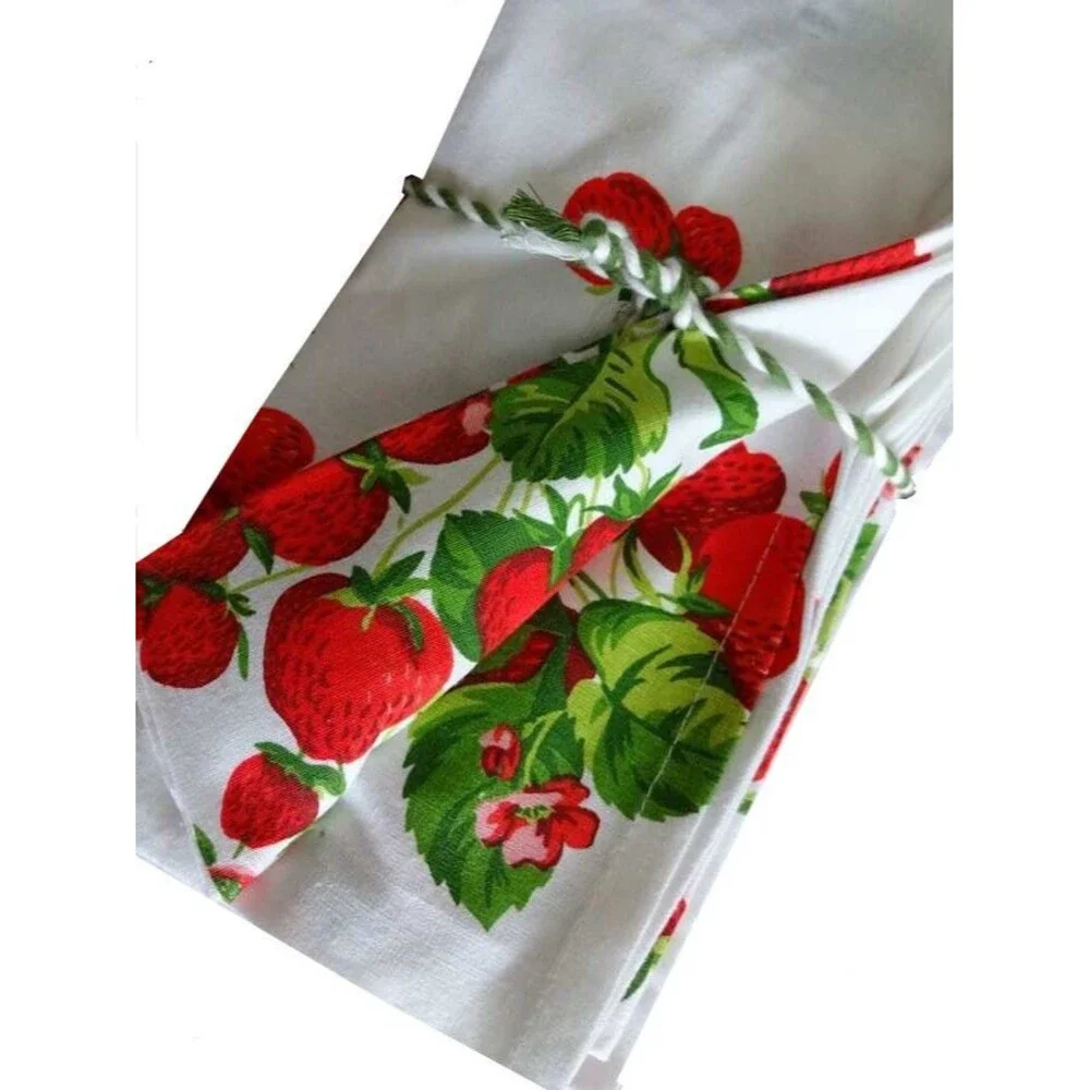 April Cornell Strawberries Napkins Set of 10 Red Green White 100% Cotton Summer